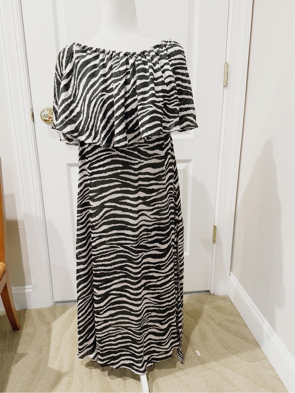 Off-Shoulder Zebra Print Maxi Dress - Black & White